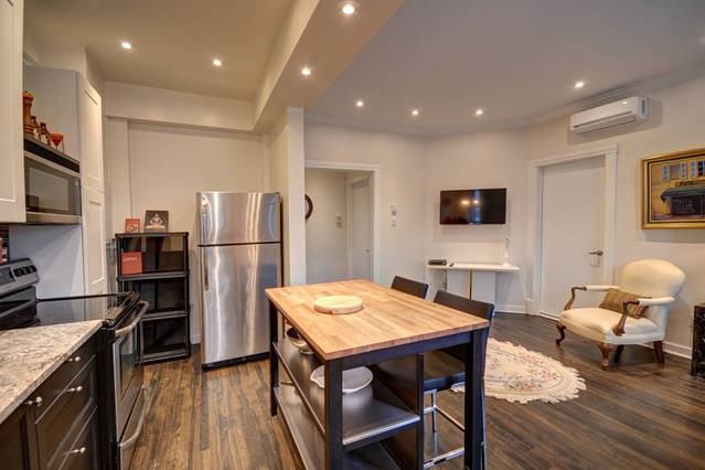 1090 Avenue Laurier Ouest - Photo 7 of 19