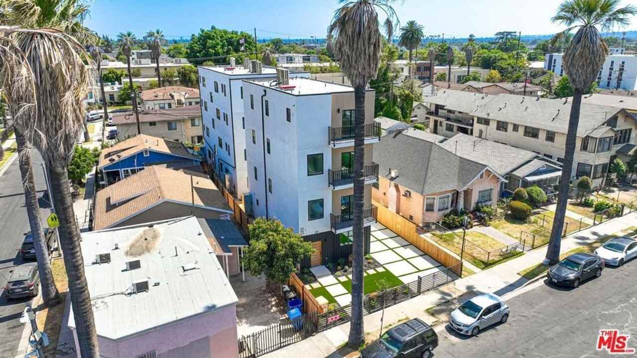 Ecco on 1254 - Photo 3 of 50