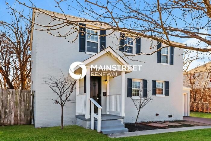 2820 Nw 44th St - Photo 2 of 17