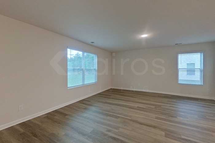 111 Inez Ave - Photo 2 of 26