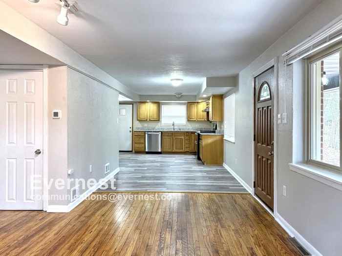 116 Saunders Station Rd - Photo 2 of 43