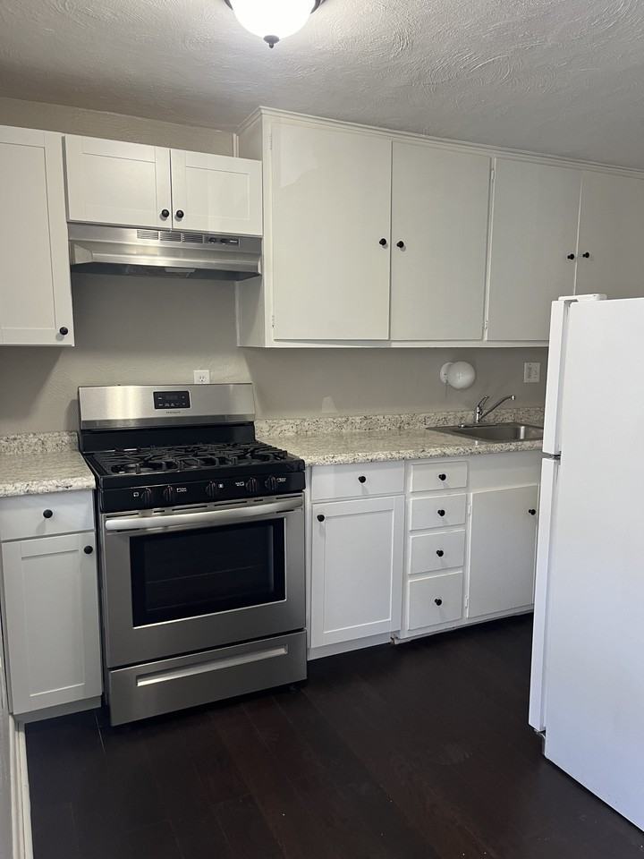 116 N High St #F - Photo 2 of 6
