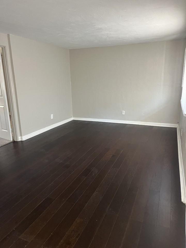 116 N High St #F - Photo 3 of 6