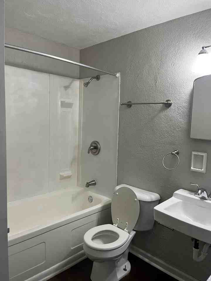 116 N High St #F - Photo 6 of 6