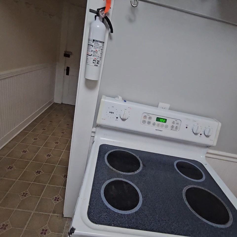 15 Milner Ave - Photo 3 of 13