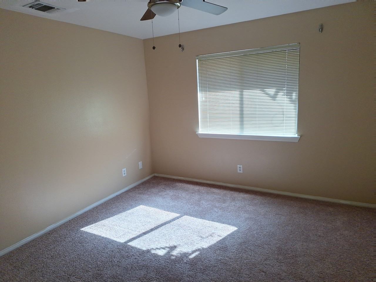 27535 Lakeview Dr #81 - Photo 3 of 7