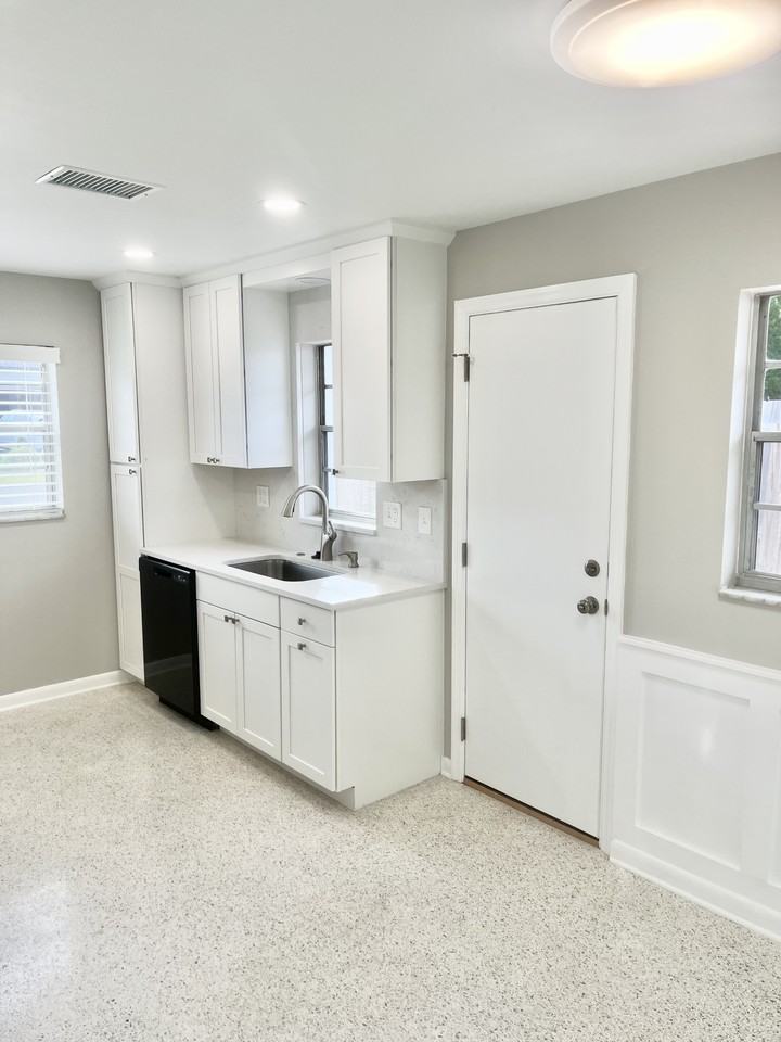 1835 Biscayne Dr #NA - Photo 5 of 11