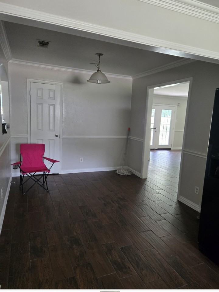 1628 Gill St #NA - Photo 3 of 12