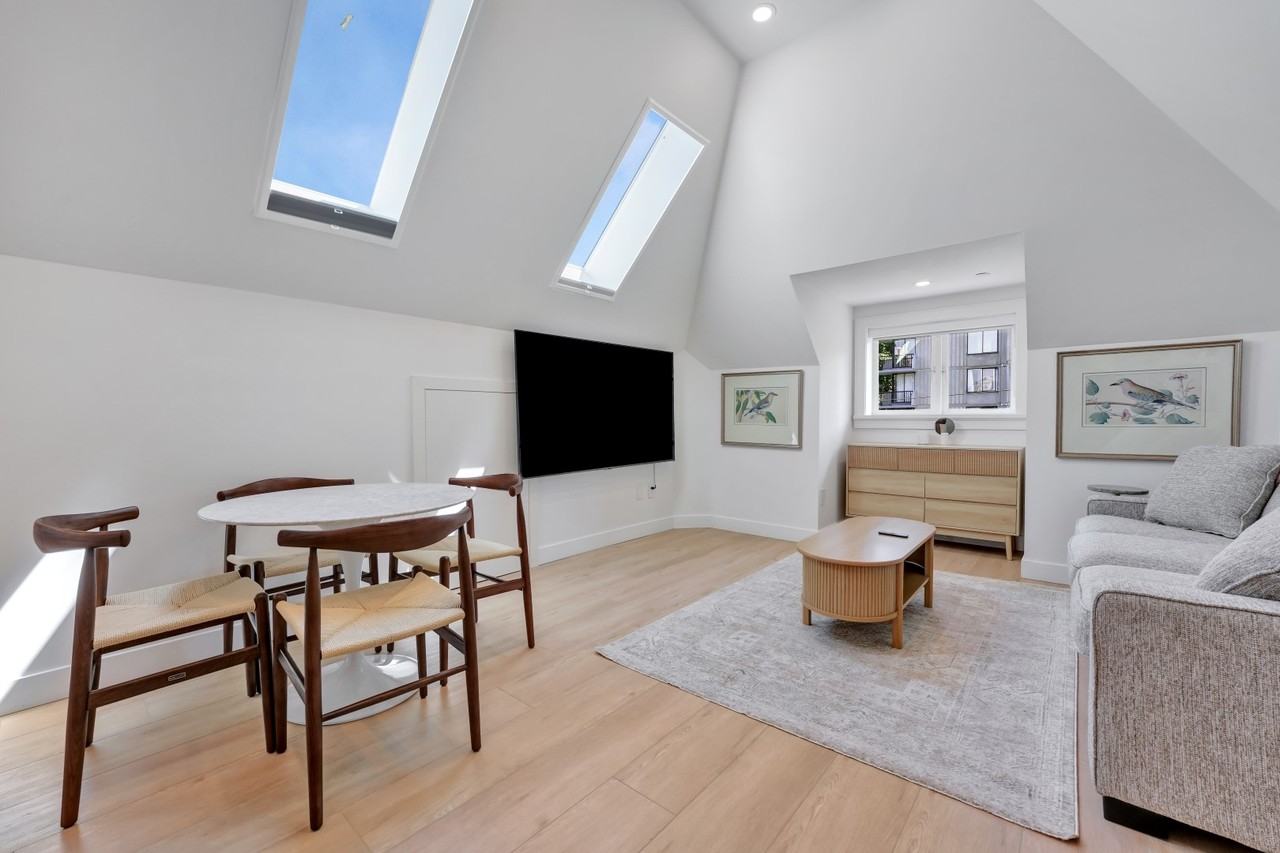 957 Nicola Street #201 - Photo 5 of 25