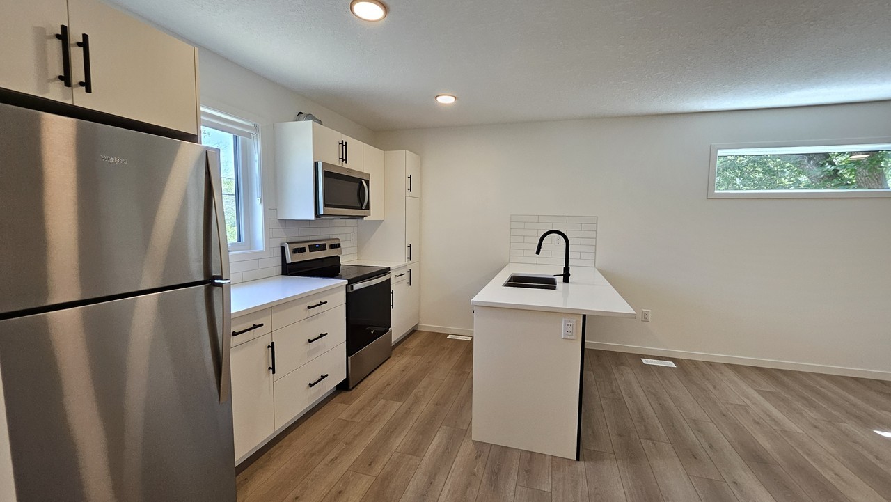 11521 129 Avenue Northwest - 11521 GAR #11521GAR - Photo 2 of 14