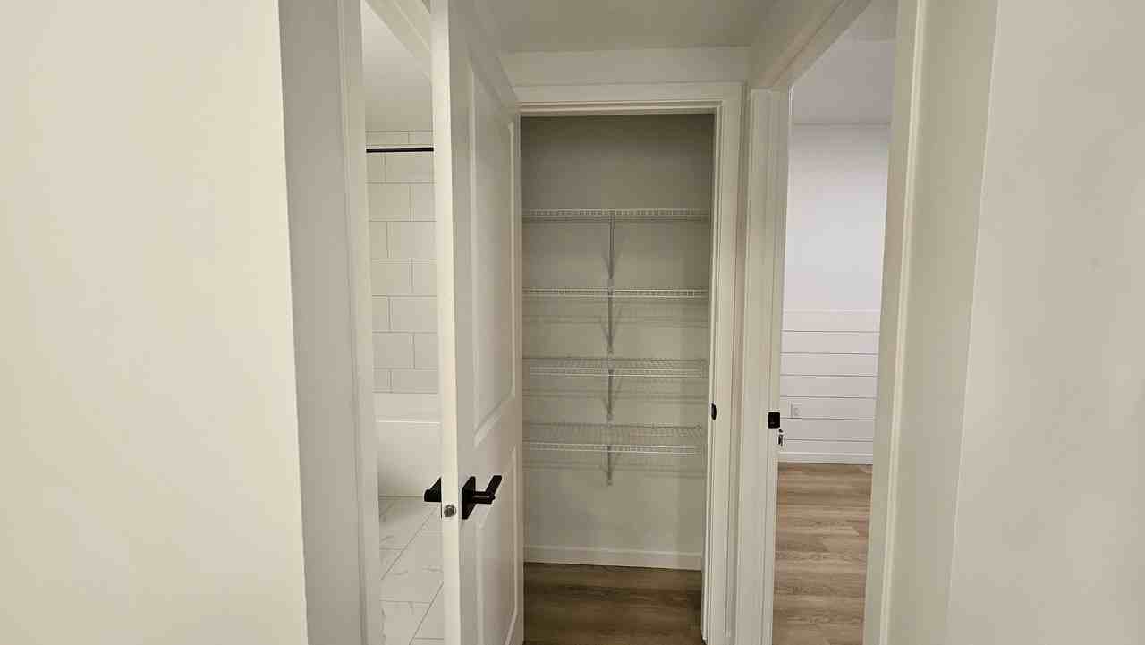 11523 129 Ave Nw Bsmt #11523BS - Photo 7 of 13