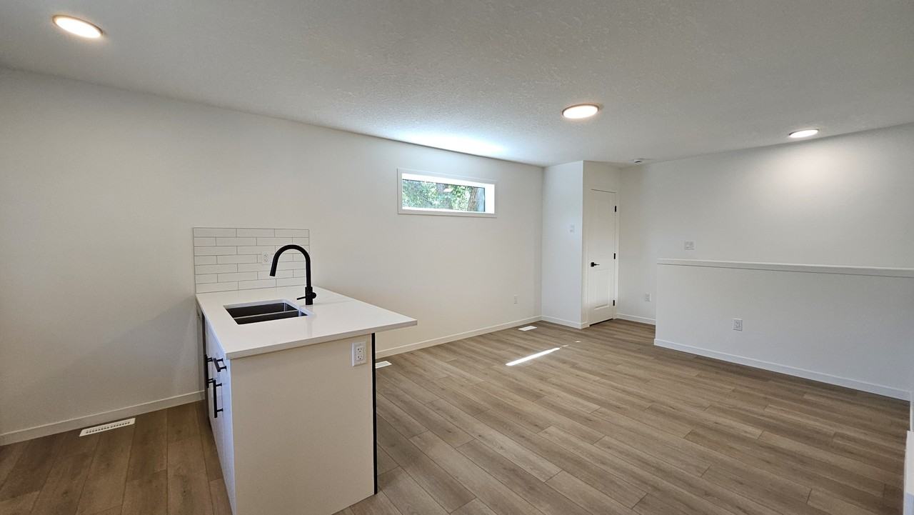 11637 84 Street Northwest - 11637 GAR #11637GAR - Photo 5 of 15