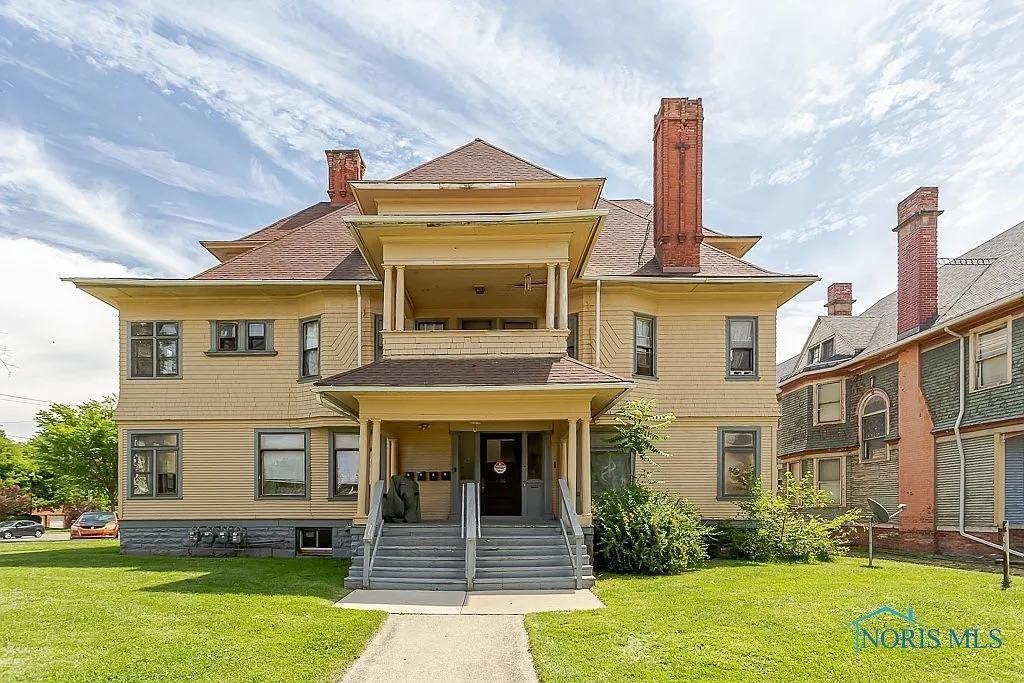 2160 Glenwood Ave - Photo 2 of 10