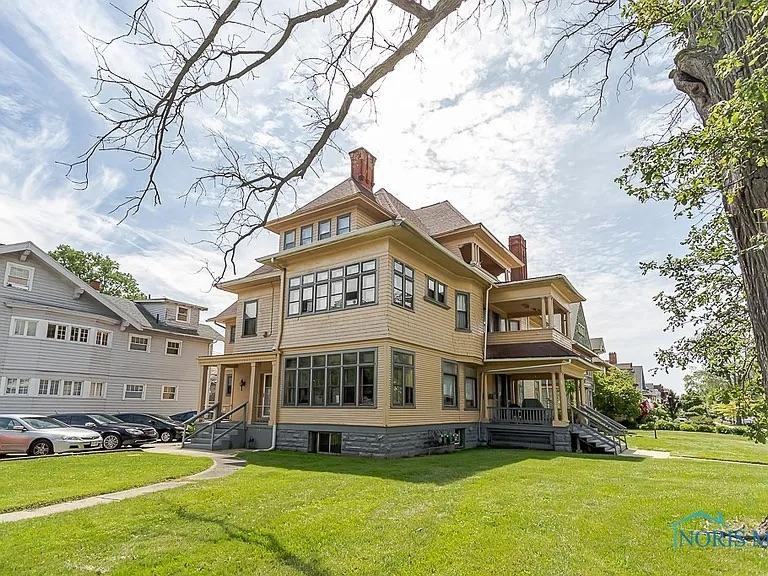 2160 Glenwood Ave - Photo 3 of 10