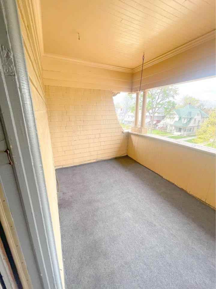 2160 Glenwood Ave - Photo 7 of 10