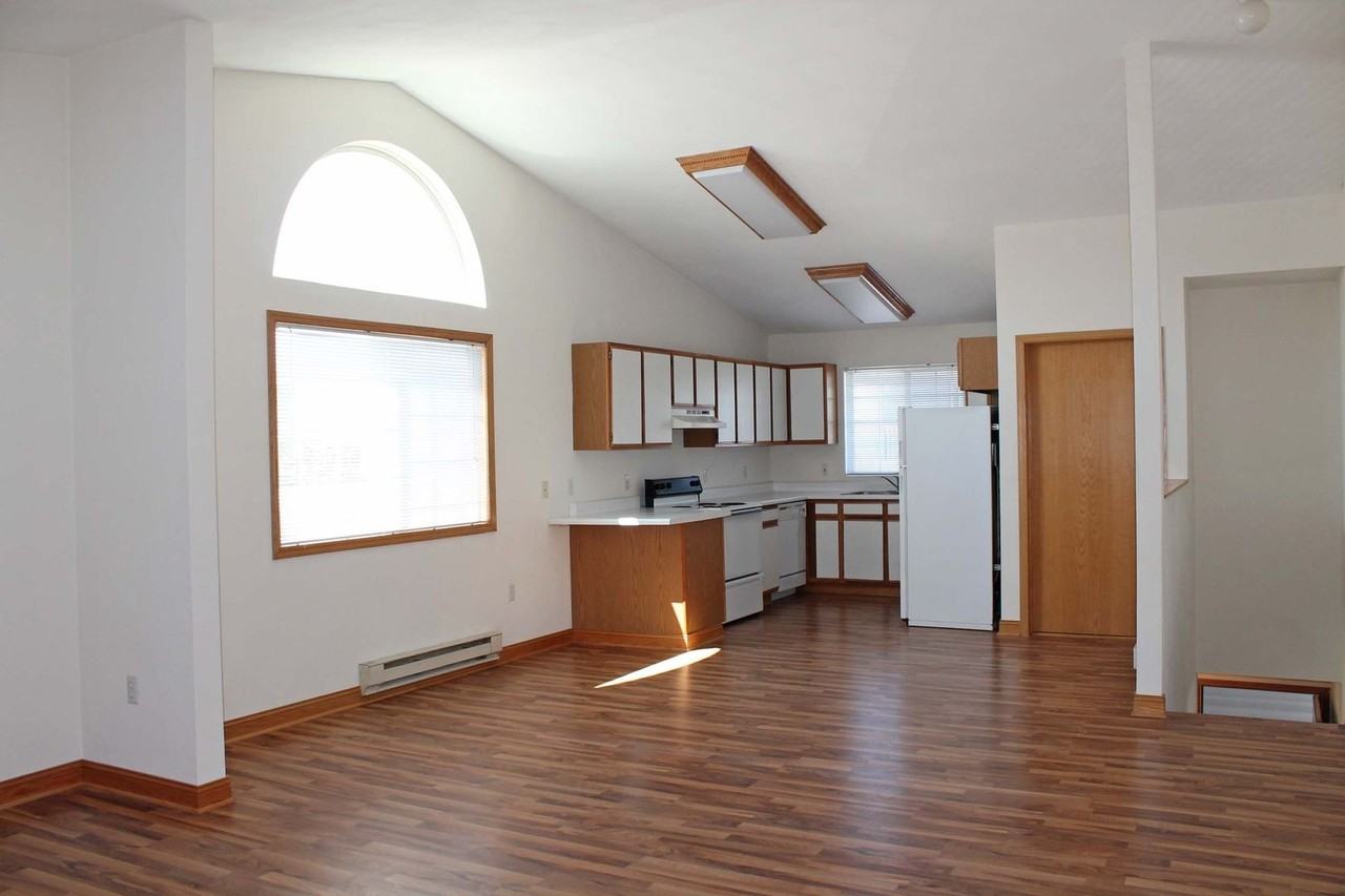 2433 N Wright Rd #7 - Photo 2 of 6