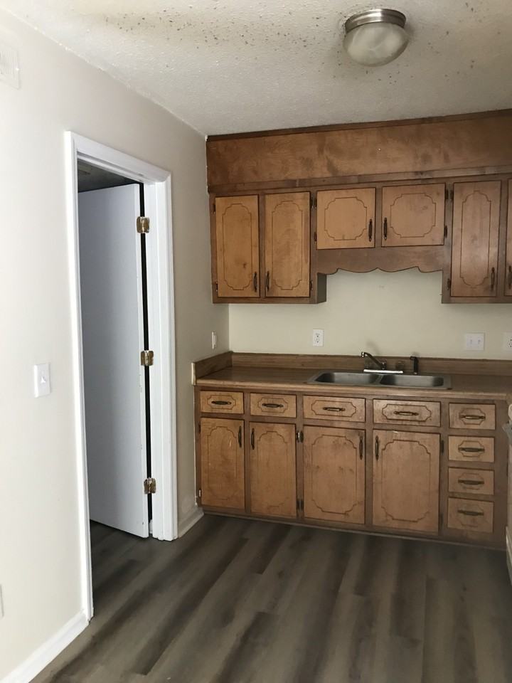 312 Lee Drive #B - Photo 3 of 11