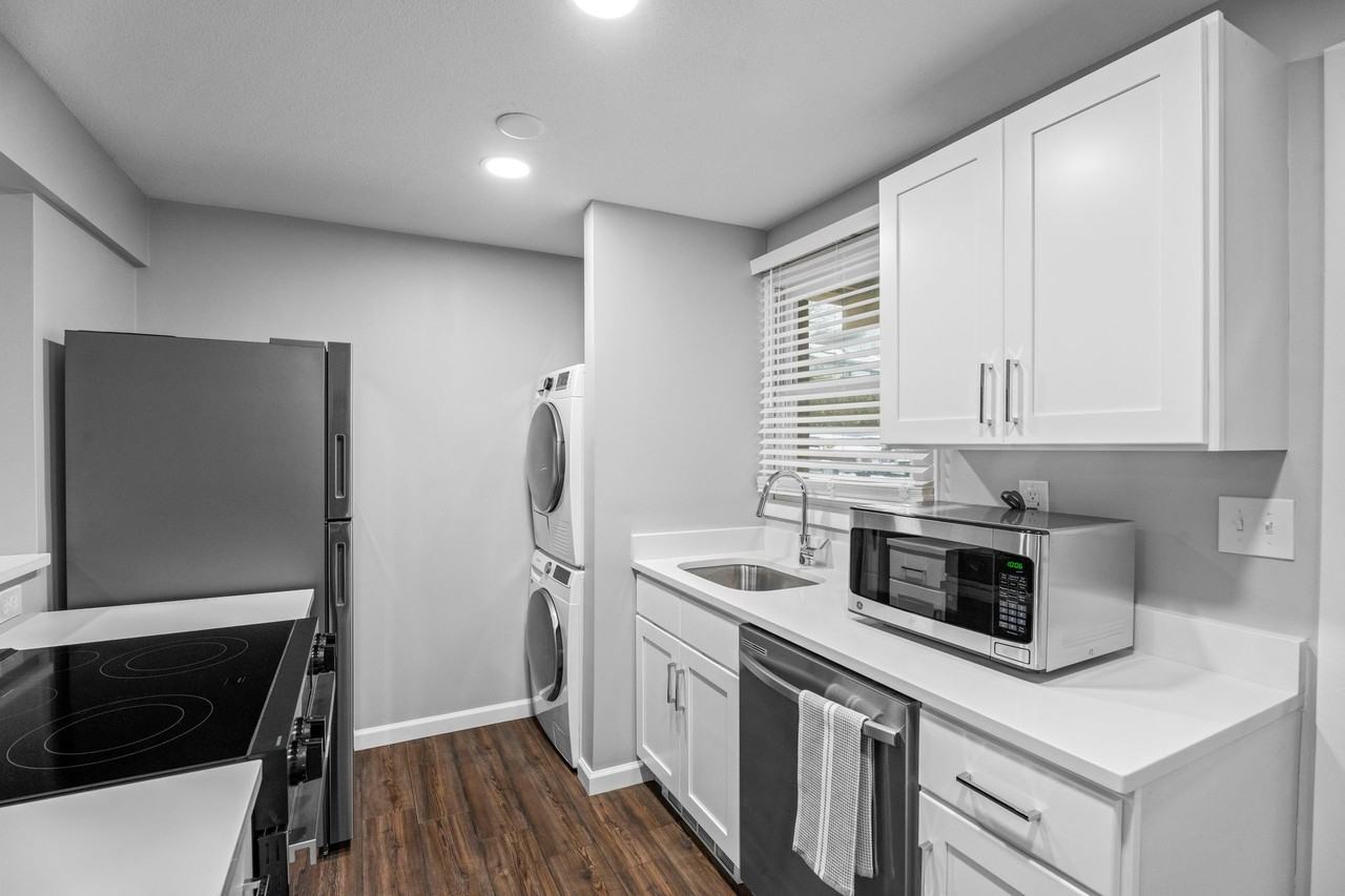 Harbor View - Photo 2 of 17