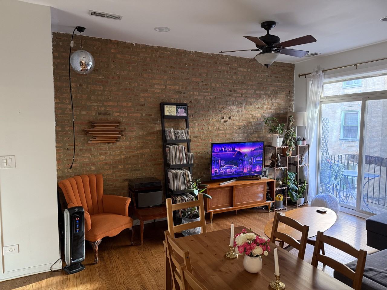 1641 West Farwell Avenue #2N - Photo 3 of 11