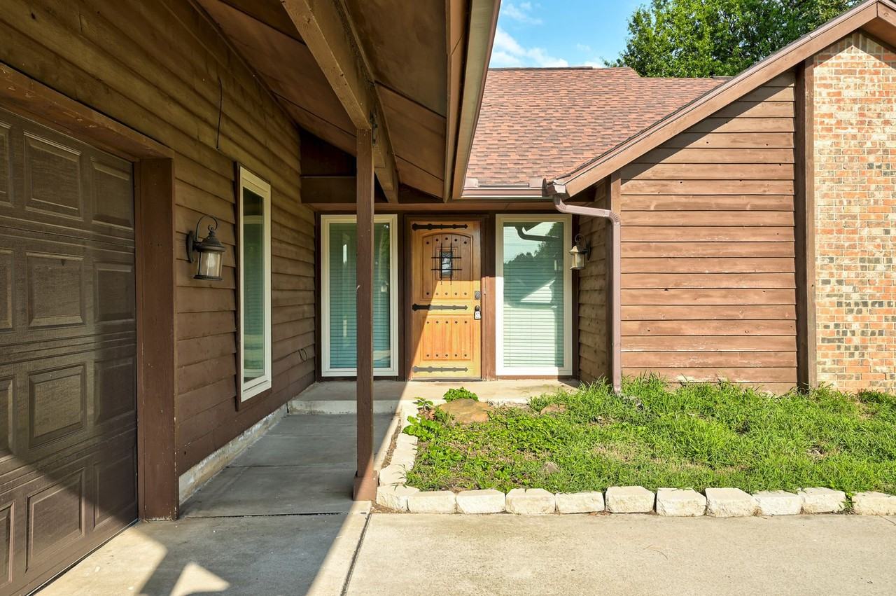 3619 Chatham Ct - Photo 3 of 34