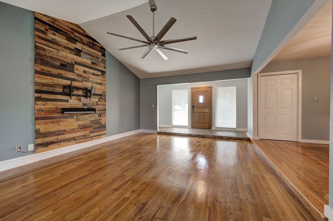 3619 Chatham Ct - Photo 6 of 34