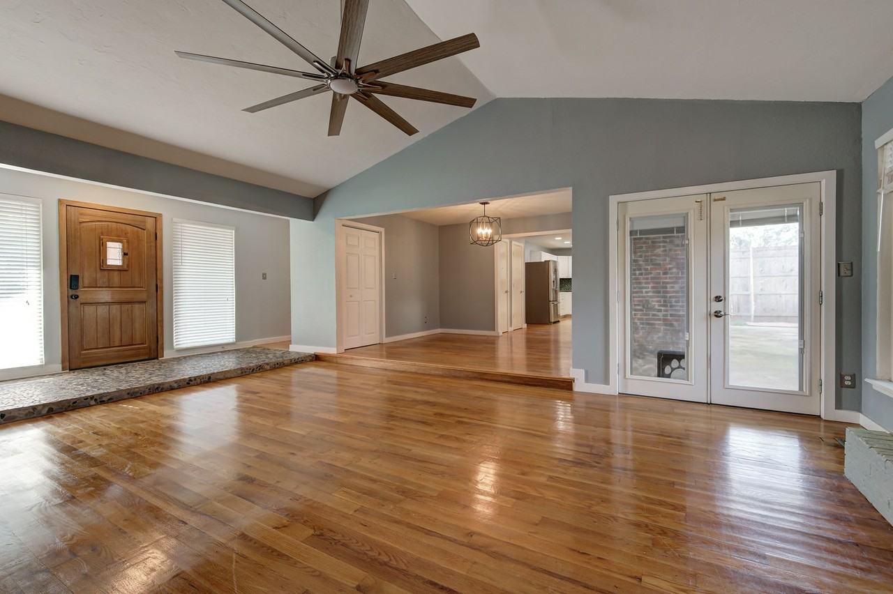 3619 Chatham Ct - Photo 7 of 34