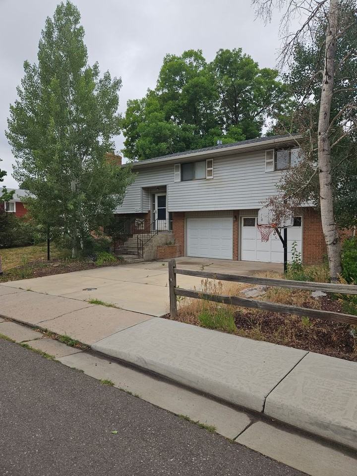 2513 Fairplay Dr - Photo 4 of 25