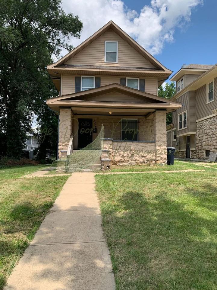 2734 E 36th St - Photo 2 of 37