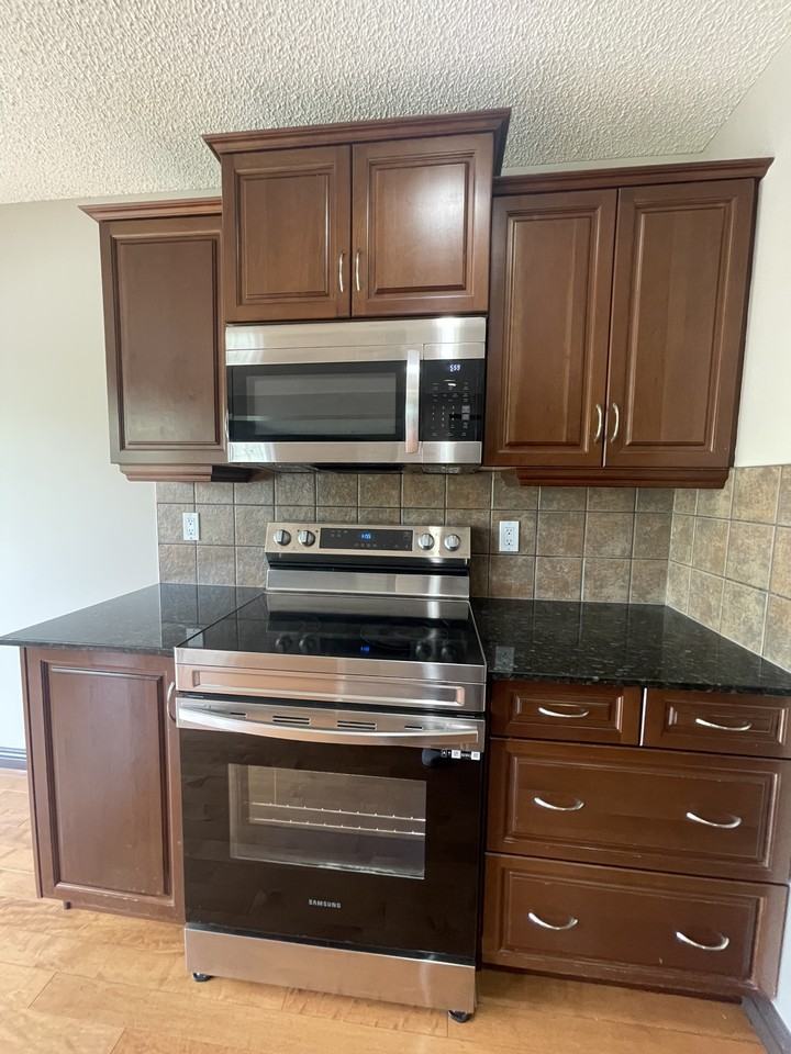 20 Everwillow Pk Sw #1 - Photo 3 of 10