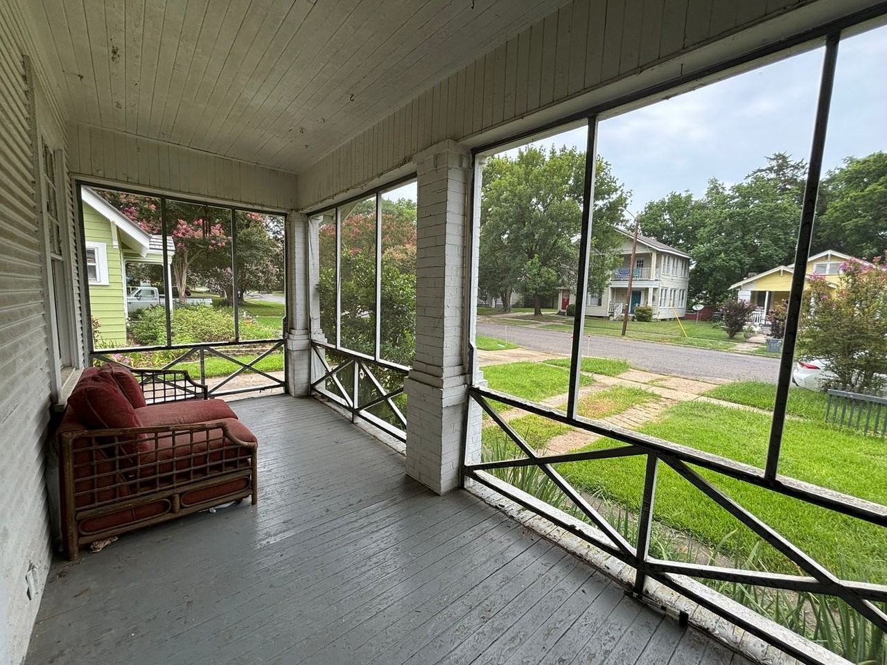 425 Atkins Ave - Photo 2 of 16