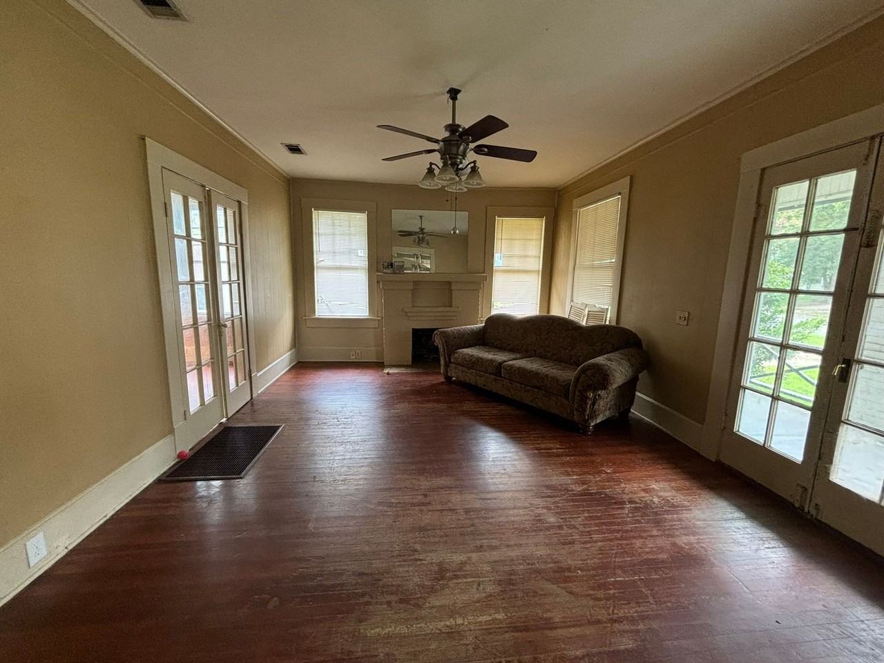 425 Atkins Ave - Photo 4 of 16