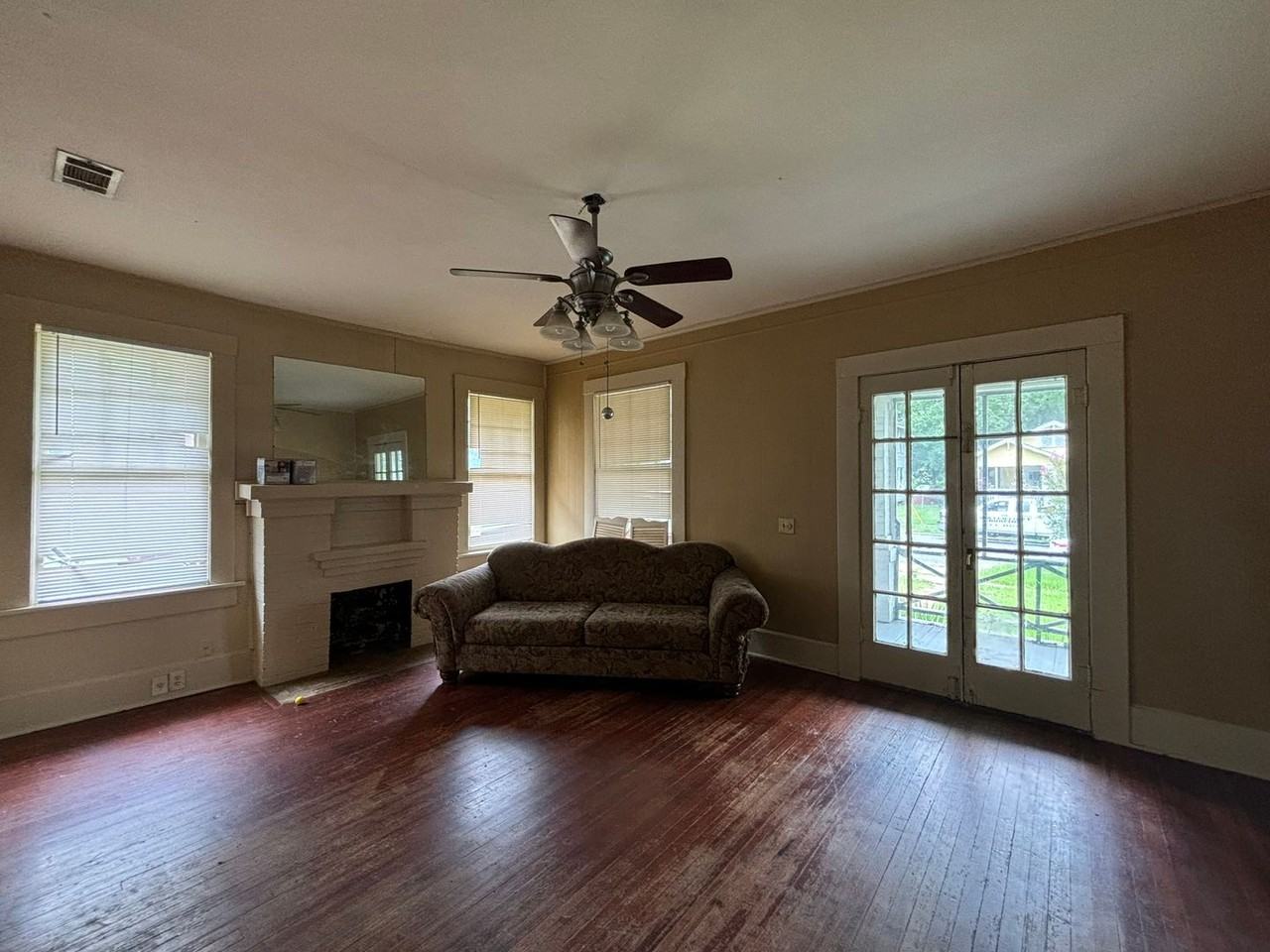 425 Atkins Ave - Photo 5 of 16
