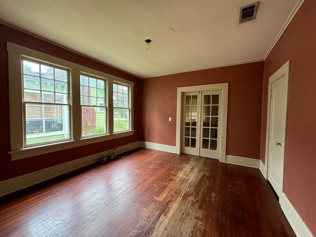 425 Atkins Ave - Photo 6 of 16