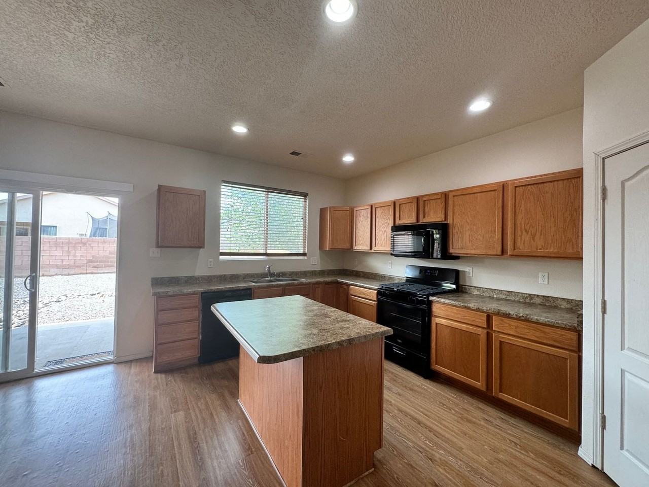 520 Rain Lily Rd Sw - Photo 7 of 30