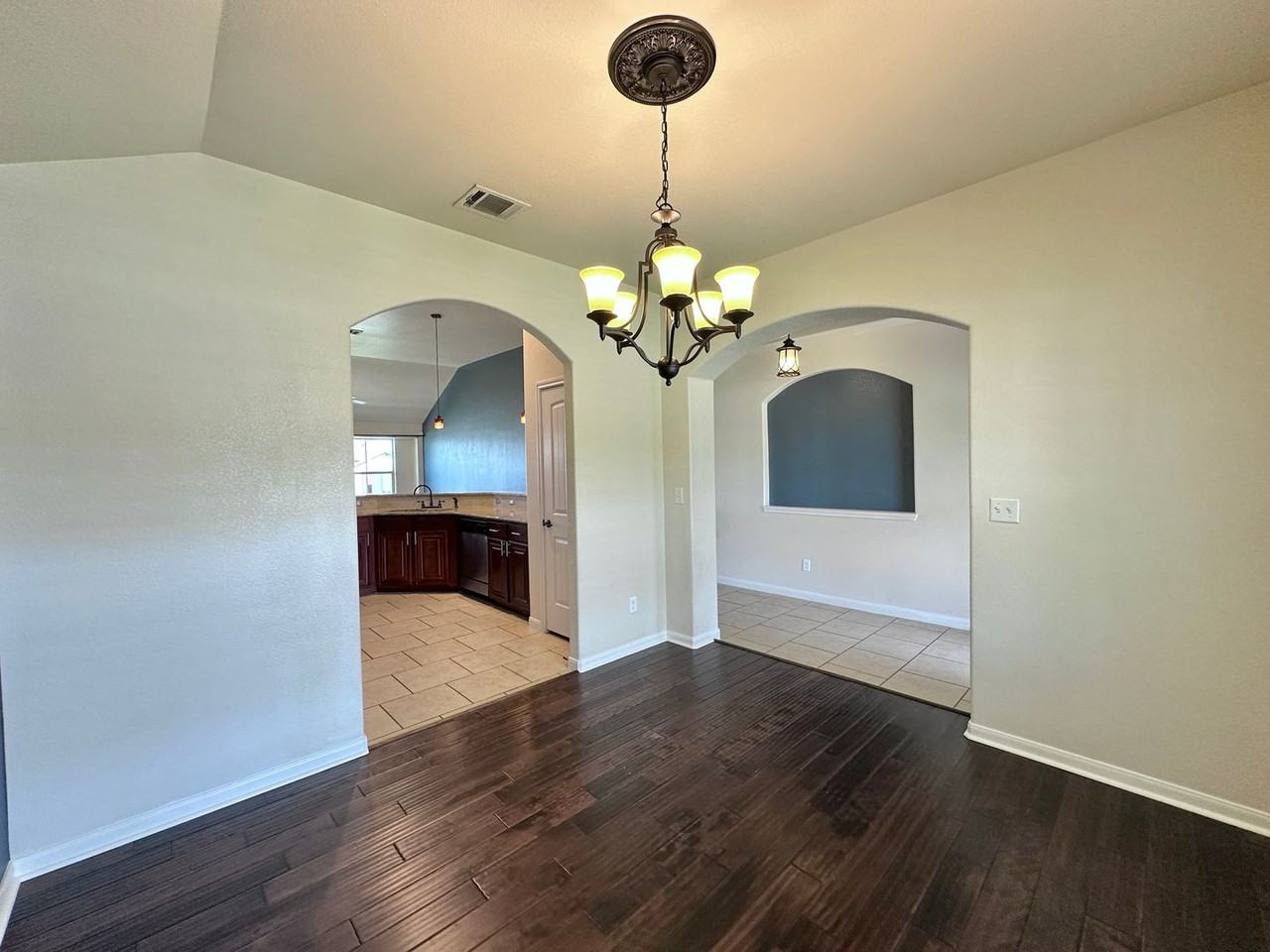 6812 Deorsam Loop - Photo 2 of 48