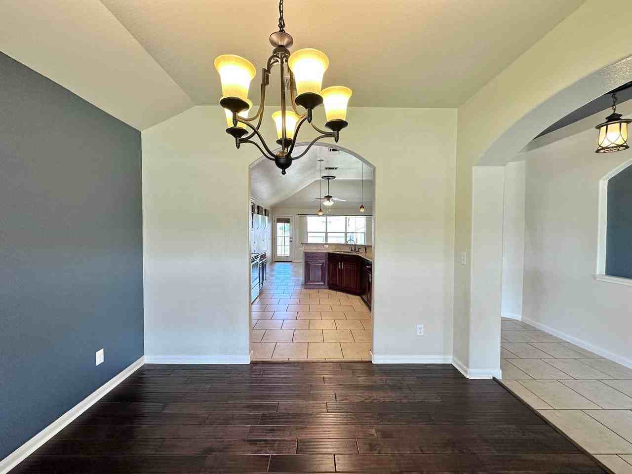 6812 Deorsam Loop - Photo 3 of 48