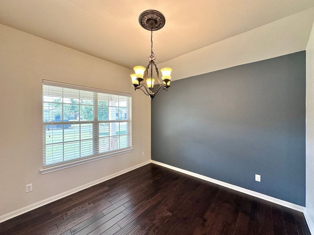 6812 Deorsam Loop - Photo 5 of 48