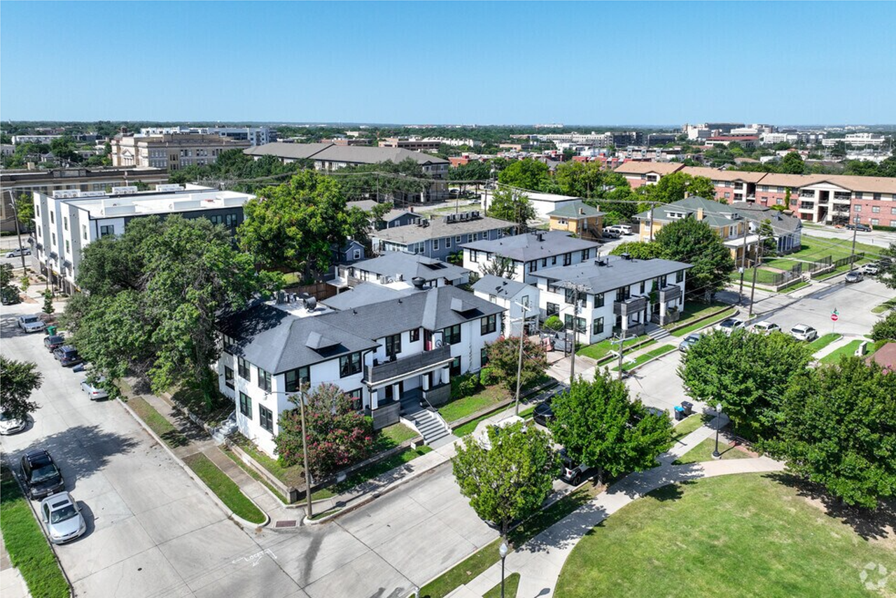 Leuda May Apartments - Photo 2 of 11