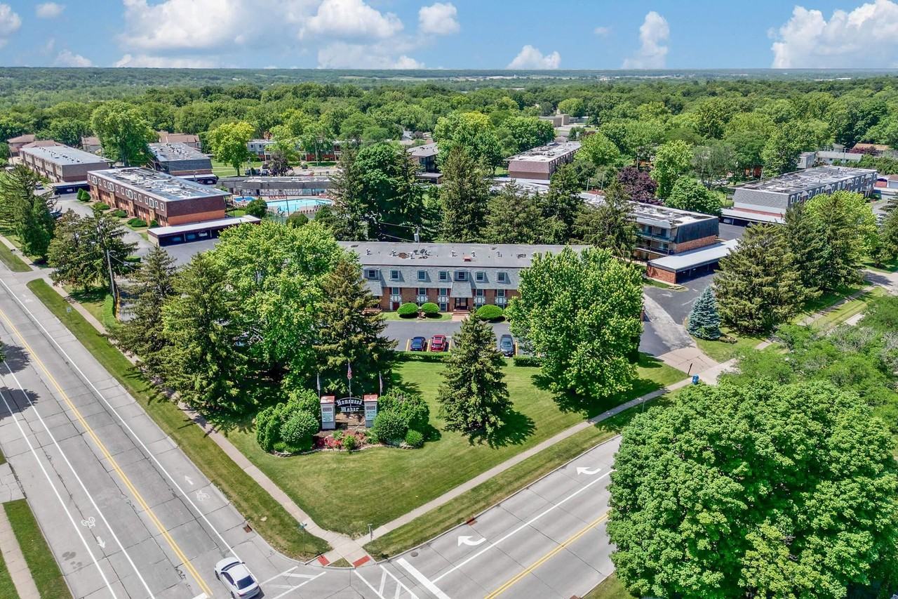 Homewood Manor - Photo 6 of 27