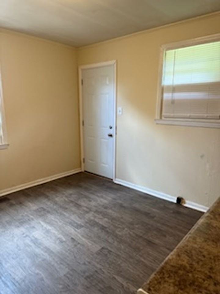 746 Whitlock St - Photo 4 of 6