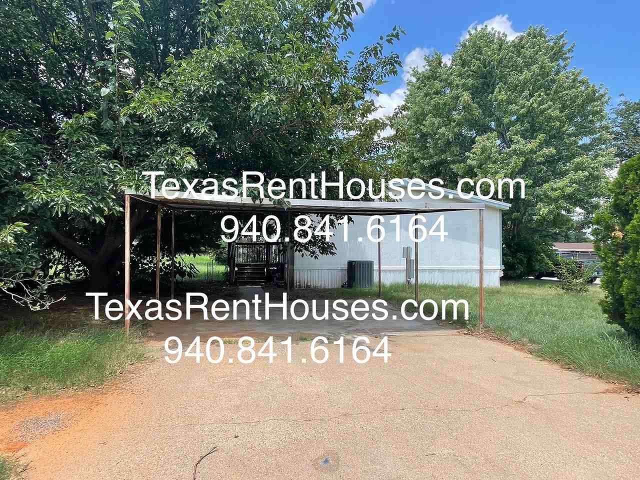 1024 Yucca St - Photo 2 of 11