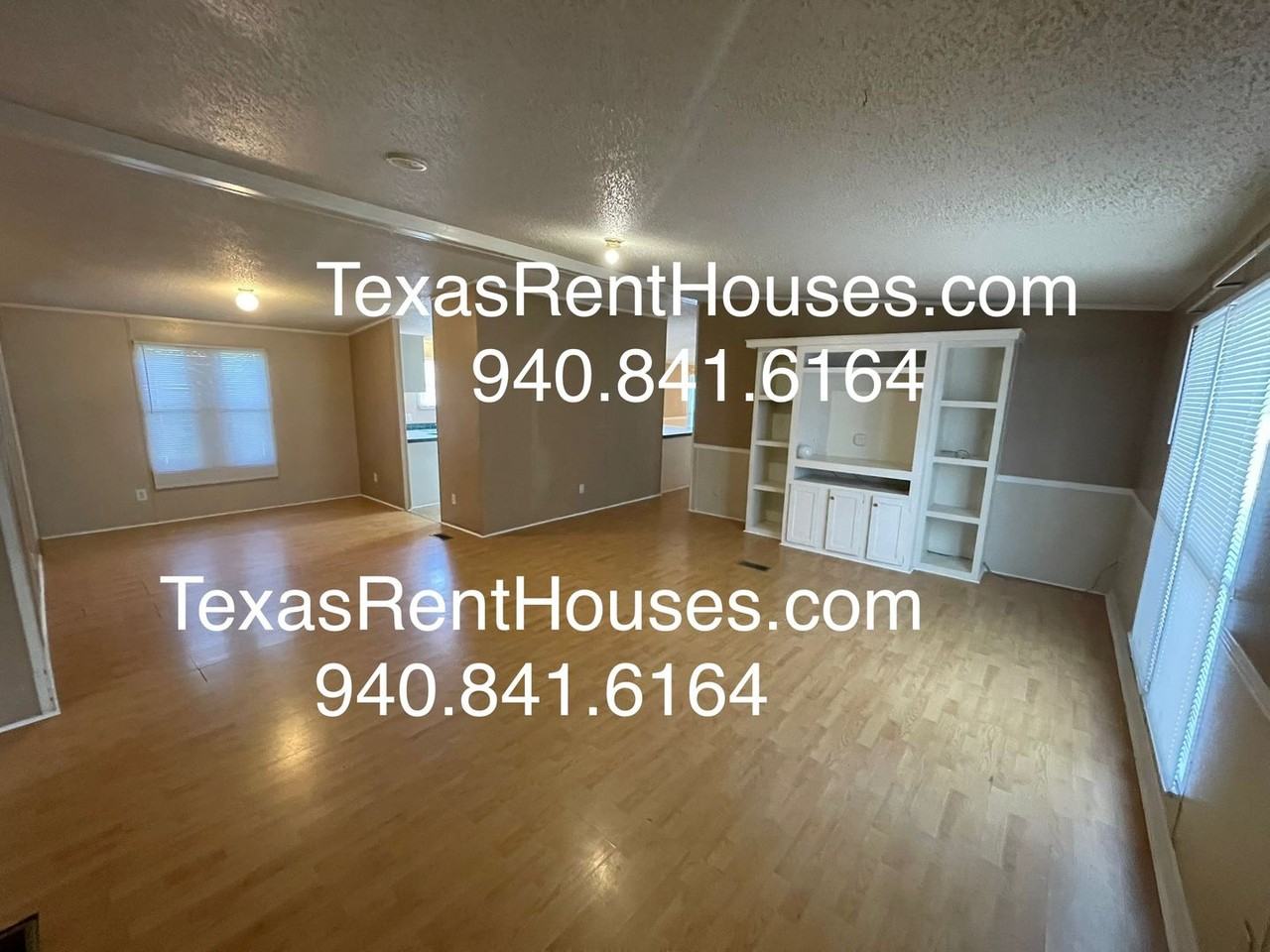 1024 Yucca St - Photo 3 of 11