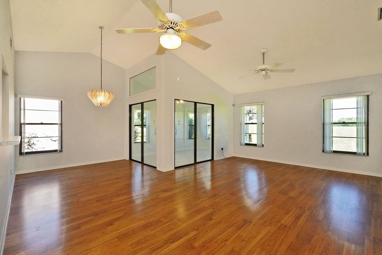 840 Ridge Lake Dr - Photo 2 of 23