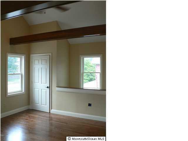 723 Broad St - Photo 2 of 17