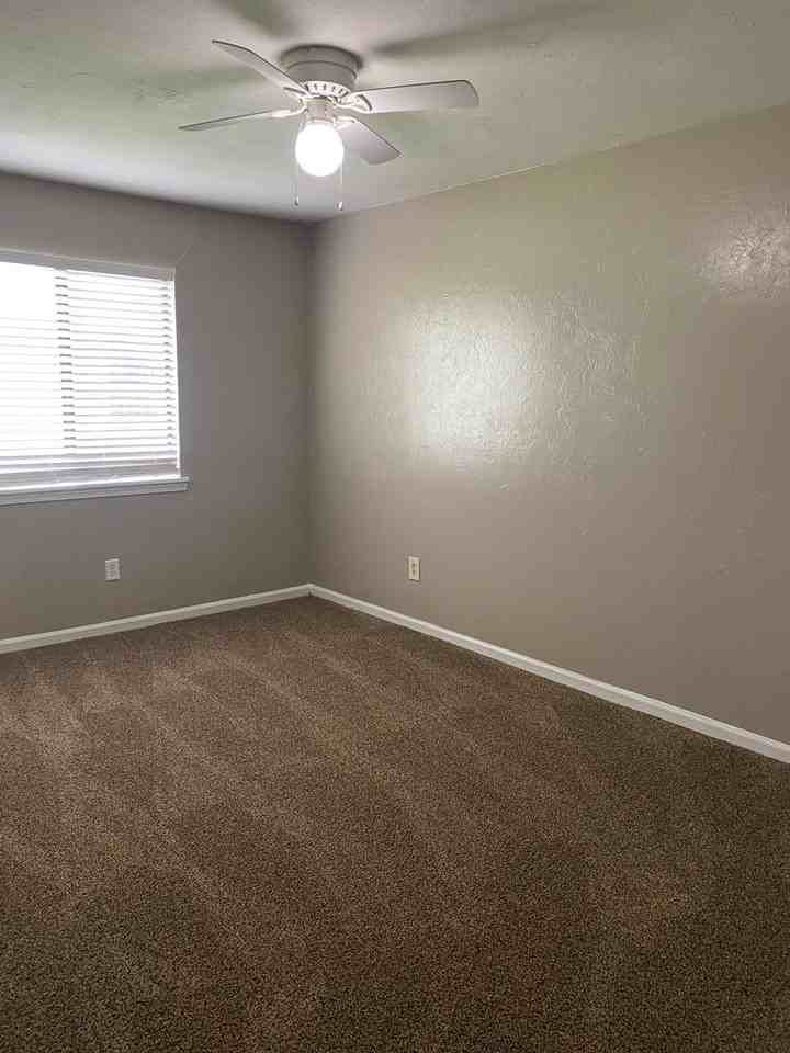 1401 Willow Bend Way - Photo 6 of 8