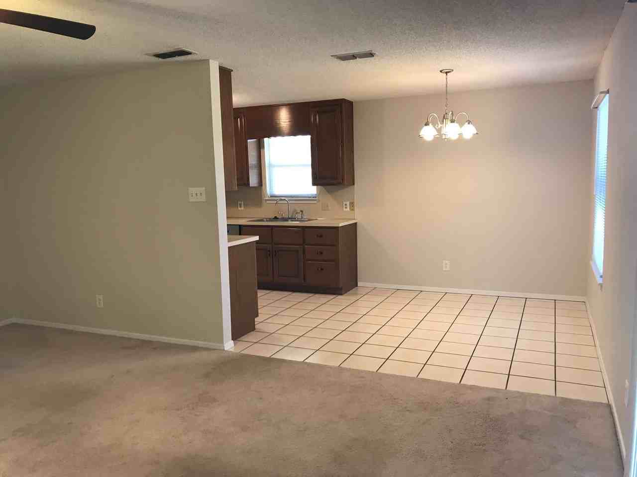 1633 Chachalaca Ln - Photo 3 of 16