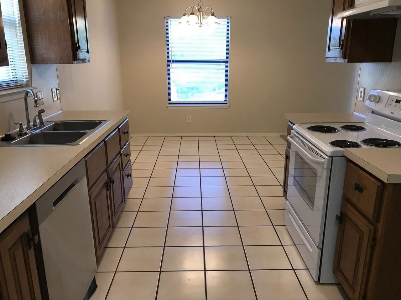 1633 Chachalaca Ln - Photo 5 of 16