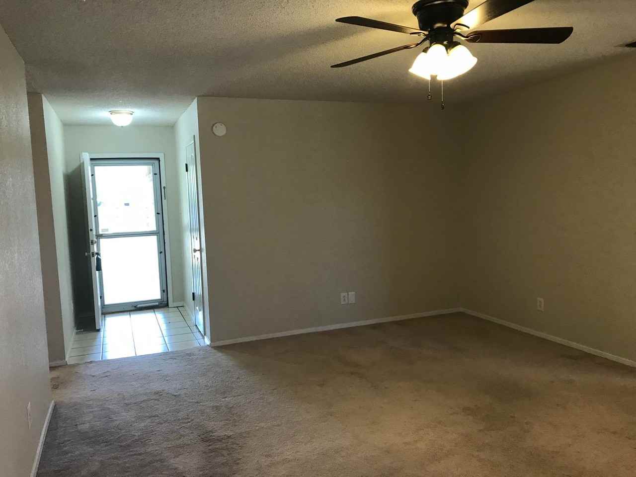 1633 Chachalaca Ln - Photo 6 of 16