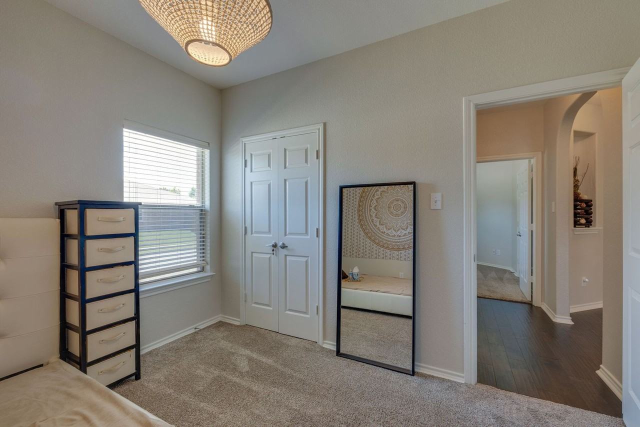 10826 Calderwood Ln - Photo 6 of 34