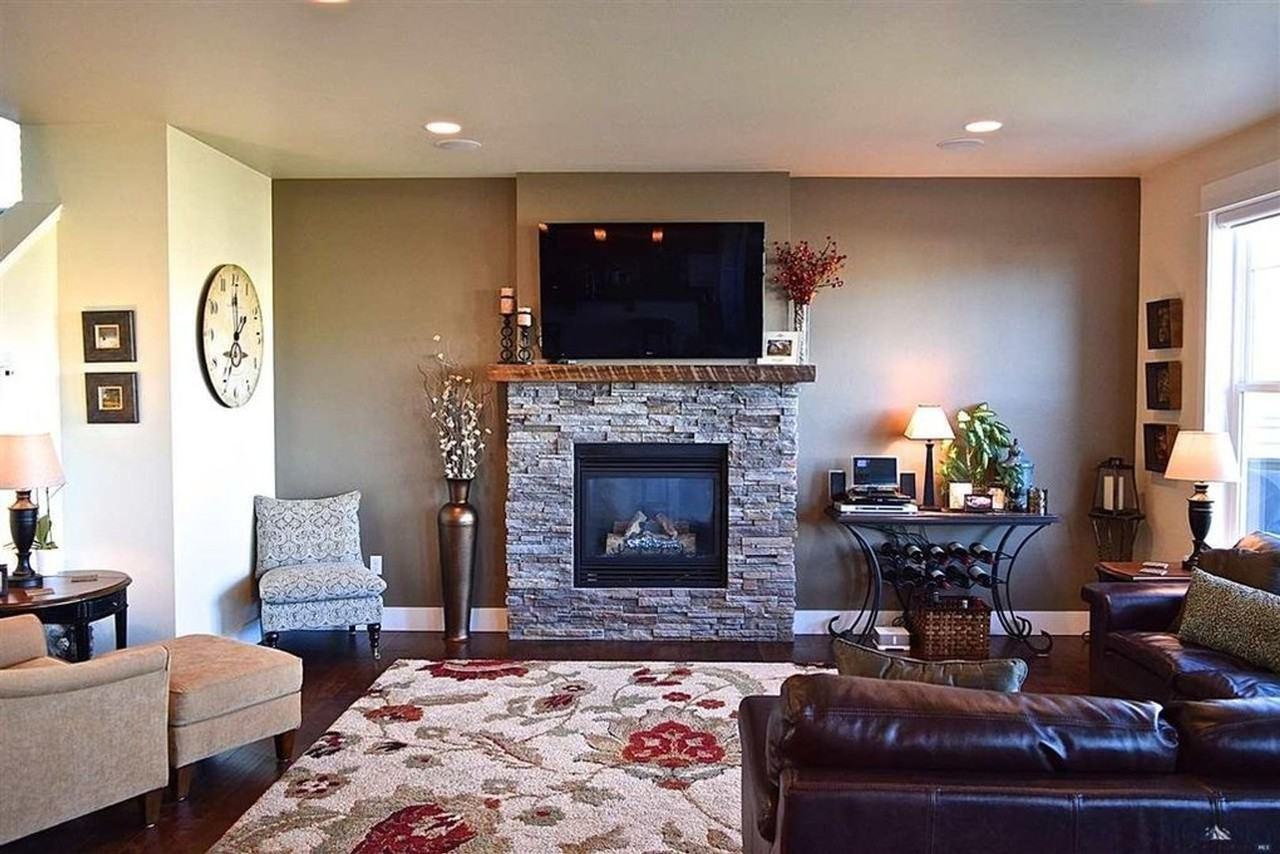 4873 Triumph St - Photo 2 of 10